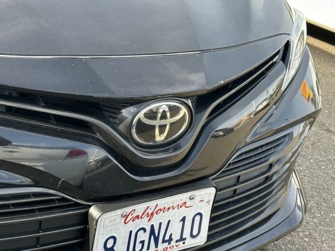 Used 2019 Toyota Camry LE image 9