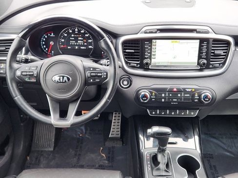 Used 2018 Kia Sorento SX image 27