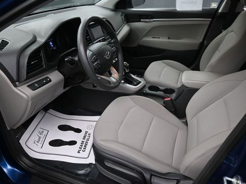 Used 2020 Hyundai Elantra SE image 19