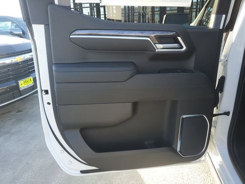 New 2026 Chevrolet Silverado 1500 LTZ w/ LTZ Premium Package image 16