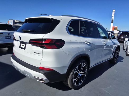 New 2026 BMW X5 sDrive40i w/ Climate Comfort Package image 3
