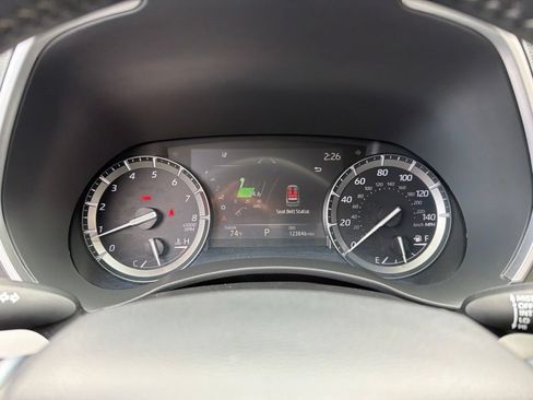 Used 2020 Toyota Highlander XLE FWD image 9