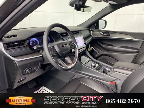 New 2026 Jeep Grand Cherokee L Limited AWD/4WD image 11