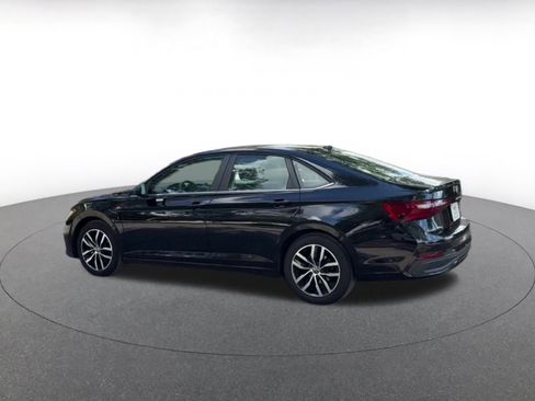 Used 2025 Volkswagen Jetta SE image 10