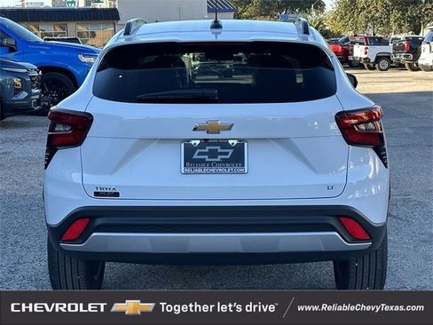 New 2026 Chevrolet Trax LT w/ Driver Confidence Package image 5