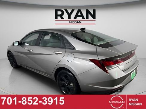 Used 2023 Hyundai Elantra SEL w/ Cargo Package image 8