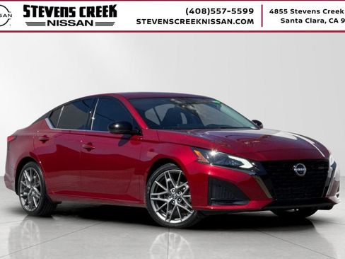 Used 2023 Nissan Altima 2.0 SR FWD image 1