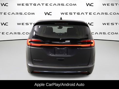 Used 2023 Chrysler Pacifica Touring-L image 4