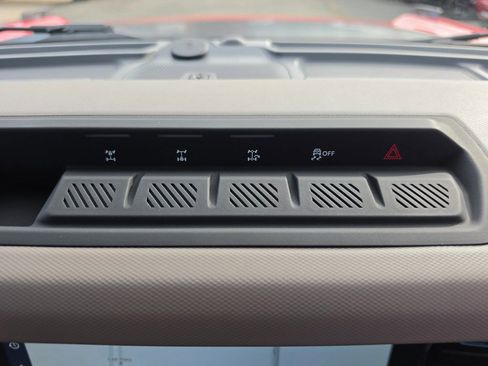 Used 2023 Ford Bronco Wildtrak image 36