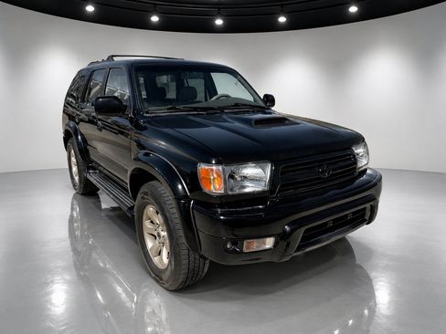 Used 2000 Toyota 4Runner SR5 w/ Upgrade Value Pkg 2 AWD/4WD image 6
