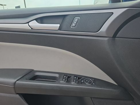 Used 2016 Ford Fusion S FWD image 21
