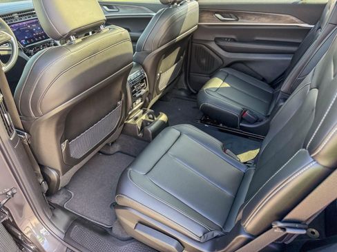 Used 2025 Jeep Grand Cherokee L Limited w/ Black Appearance Package image 24