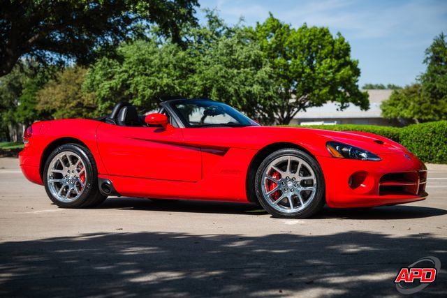 Used 2004 Dodge Viper SRT-10 RWD image 3
