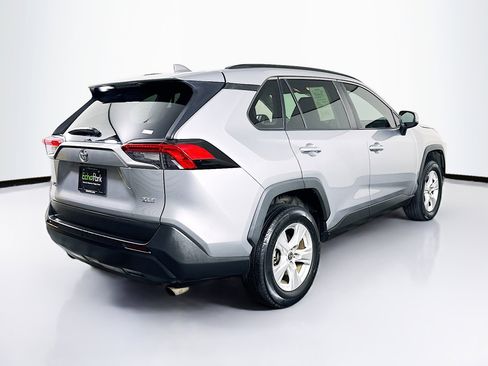 Used 2021 Toyota RAV4 XLE image 9