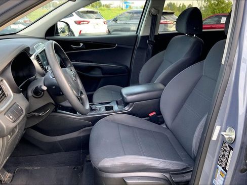 Used 2019 Kia Sorento L FWD image 9