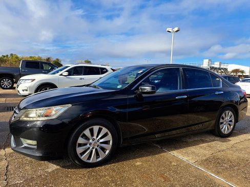 Used 2013 Honda Accord Touring image 1