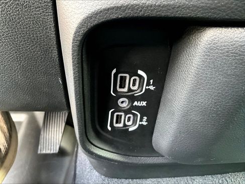 Used 2025 RAM 1500 Warlock AWD/4WD image 17