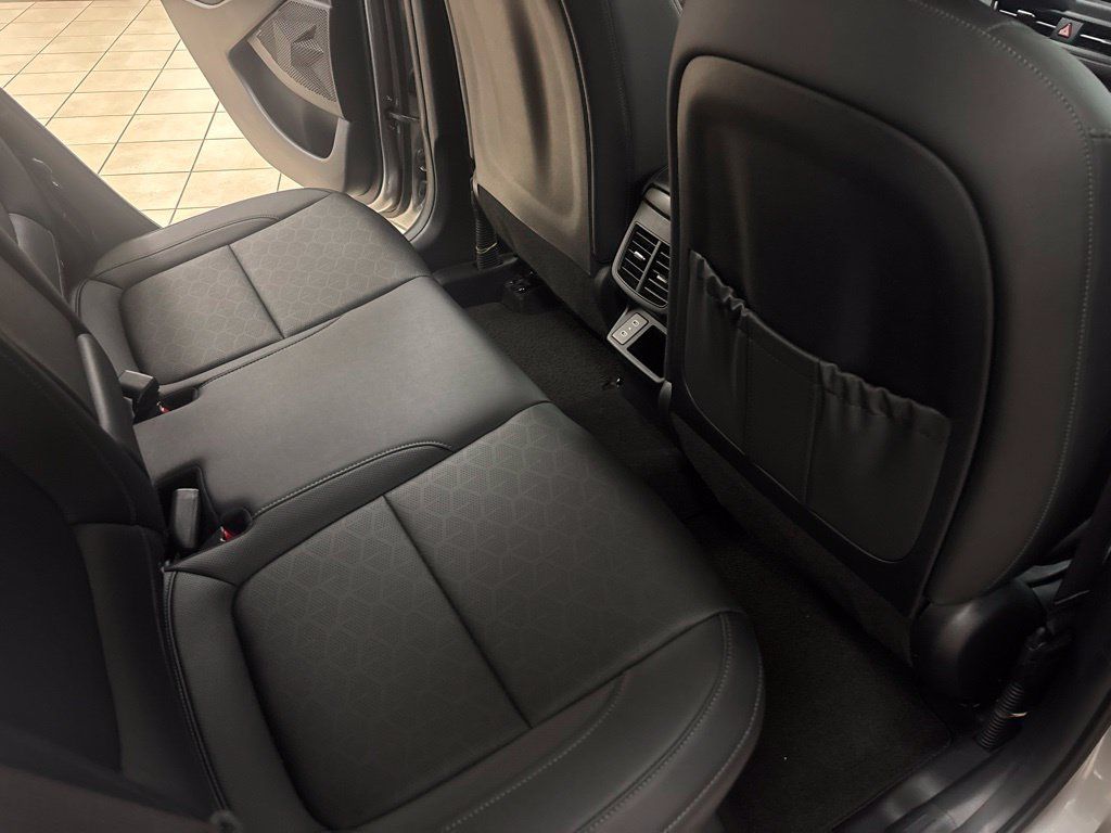 Used 2024 Kia Seltos EX AWD/4WD image 30