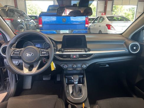 Used 2020 Kia Forte LXS FWD image 9