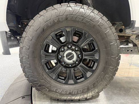 Used 2021 Ford F350 Platinum w/ Tremor Off-Road Package image 55