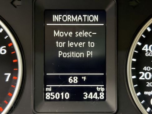 Used 2016 Volkswagen Tiguan SE image 33