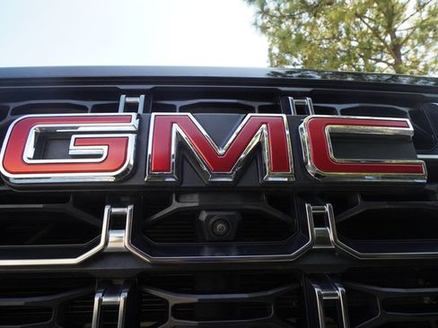 Used 2024 GMC Canyon AT4 w/ AT4 Premium Package AWD/4WD image 42