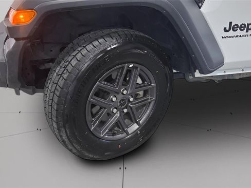 Used 2024 Jeep Wrangler Sport S image 8