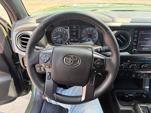 Used 2021 Toyota Tacoma TRD Off-Road w/ Technology Package AWD/4WD image 14
