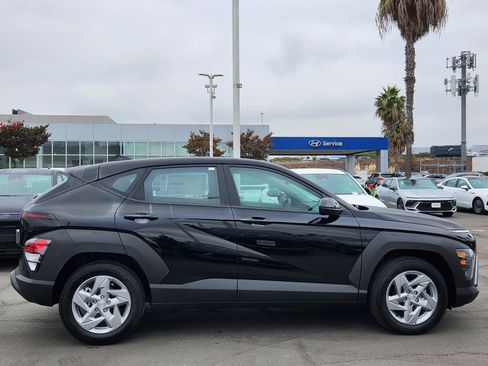 New 2026 Hyundai Kona SE image 8