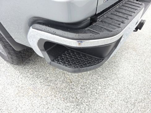 Used 2025 GMC Sierra 2500 SLE w/ SLE Value Package; image 25