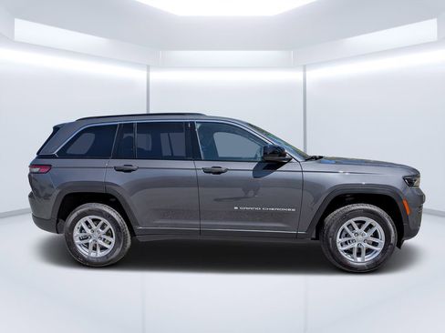 New 2026 Jeep Grand Cherokee Laredo RWD image 2