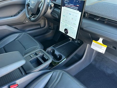 New 2025 Ford Mustang Mach-E Premium image 13