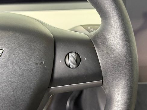 Used 2022 Tesla Model Y Performance image 21