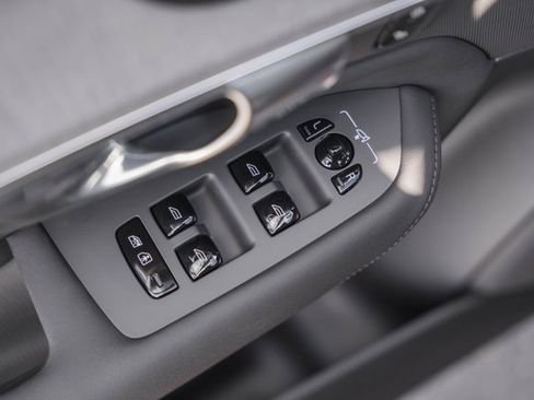 New 2026 Volvo XC90 B6 Ultra w/ Protection Package Premier image 38