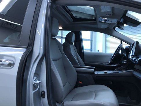 Certified 2025 Toyota Sienna XLE FWD image 23