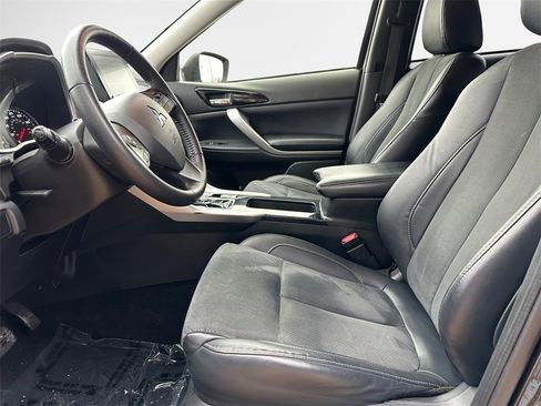 Used 2023 Mitsubishi Eclipse Cross SE image 12