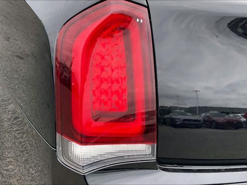 Used 2021 Chrysler 300 S image 28