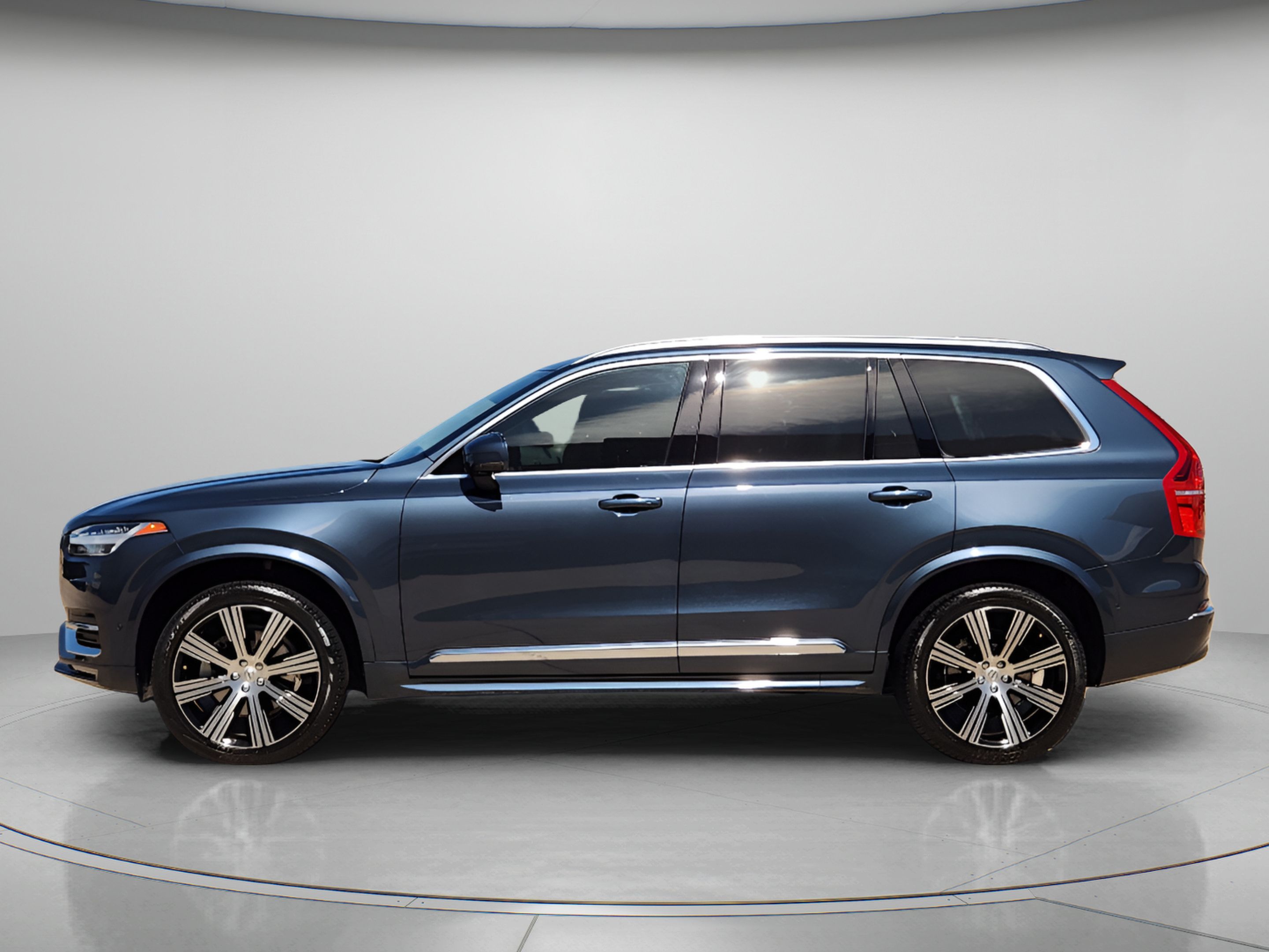 Used 2024 Volvo XC90 B6 Ultimate AWD/4WD image 2