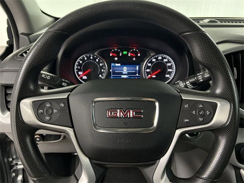 Used 2024 GMC Terrain SLE image 11