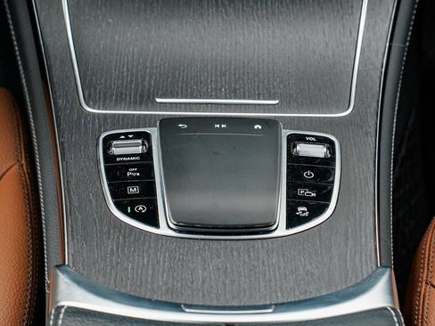 Used 2020 Mercedes-Benz GLC 300 4MATIC image 15