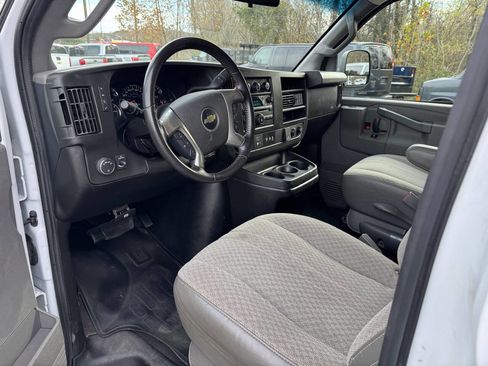 Used 2019 Chevrolet Express 3500 LS image 14