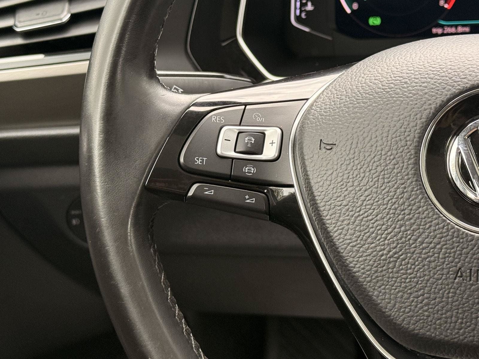 Used 2019 Volkswagen Jetta SEL Premium FWD image 24