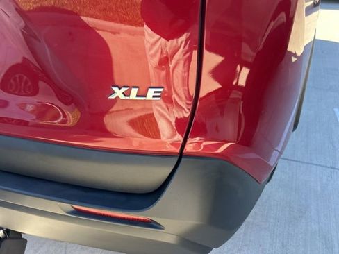 Used 2023 Toyota RAV4 XLE image 4