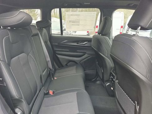 New 2026 Jeep Grand Cherokee Laredo X image 17