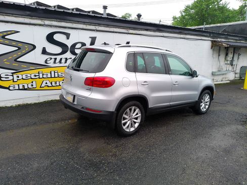 Used 2017 Volkswagen Tiguan Wolfsburg Edition AWD/4WD image 2
