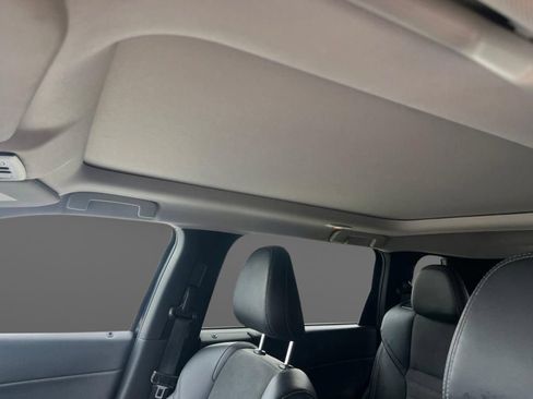 Used 2024 Mitsubishi Outlander SE Black Edition FWD image 13