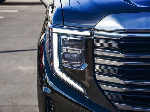 Used 2023 GMC Sierra 1500 AT4 w/ Technology Package image 12