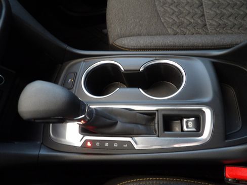 Used 2024 Chevrolet Equinox LT w/ LPO, Floor Liner Package image 32