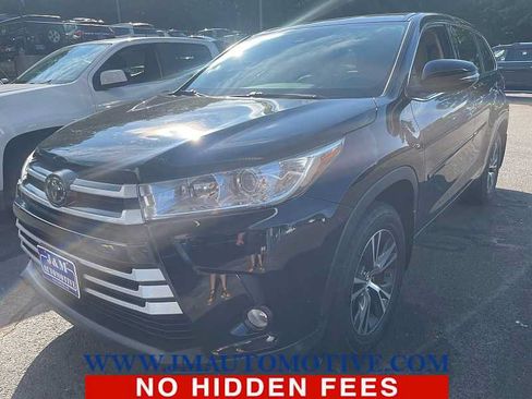 Used 2017 Toyota Highlander Plus AWD/4WD image 1