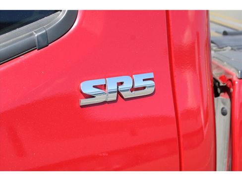 Used 2021 Toyota Tacoma SR5 AWD/4WD image 35